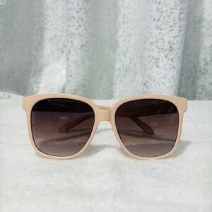 Quay Sunglasses Wide Awake Sunglasses